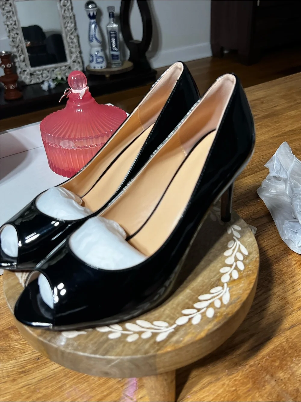 BLACK PATENT PEEP-TOE PUMPS